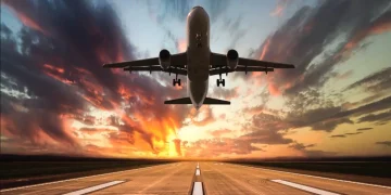 ليس الطيار وحده … اليكم الجهات الرسمية التى تحدد إقلاع أو هبوط الطائرات