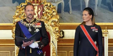 هاكون الثامن يؤدي اليمين ملكاً للنرويج خلفاً لوالده هارالد الخامس