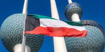 «الإطفاء» الكويتي: السيطرة على حريق بمجمع سكني استُهدف بمسيّرة إيرانية.. ولا إصابات