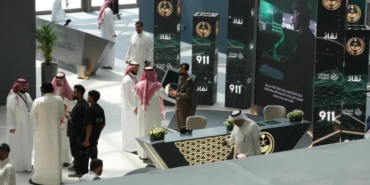 الدفاع المدني يعرض منصة الإنذار المبكر وبوابة «سلامة» في ليب 2026