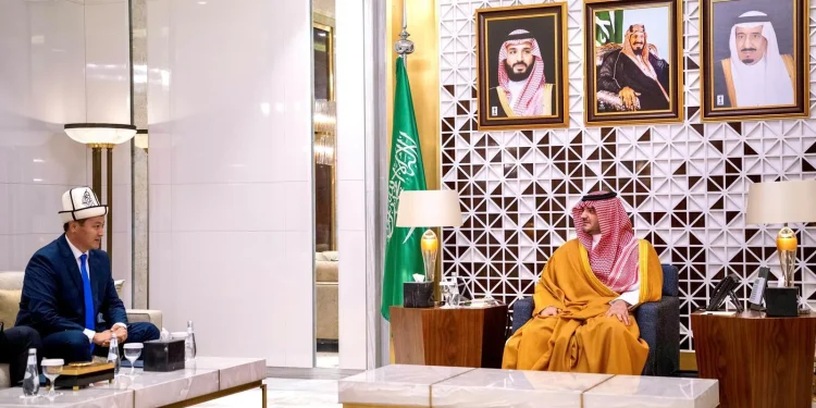 وزير الداخلية يستقبل سفير قيرغيزستان لدى المملكة