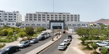 فريق طبي بالمدينة المنورة ينجح في زراعة صمام أبهري وإصلاح تمدد الشريان الأورطي لمسن