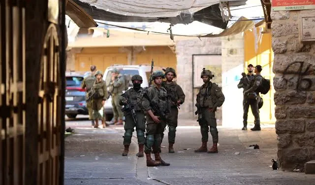 الاحتلال الإسرائيلي يستولي على 7.498 دونماً في الضفة الغربية ويعتقل 14 فلسطينياً