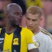 النصر يسقط أمام الاتحاد 2-1.. ورونالدو يثير تفاعلًا بمحاولة قراءة «خطة» بيريرا