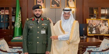 محافظ الأحساء يقلّد مدير سجن المحافظة رتبته الجديدة