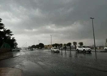 أمطار غزيرة وسيول تضرب جازان وتحذيرات من الأرصاد
