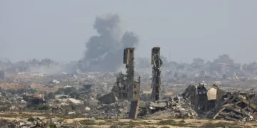 إصابة فلسطينييْن برصاص الاحتلال وتصاعد القصف على غزة