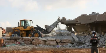 الاحتلال يهدم مساكن ومنشآت بالضفة ويعتقل 21 فلسطينيًا بينهم سيدة وأطفال
