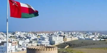 عُمان تُدين الاعتداءات على المنشآت السعودية وتدعو إلى التهدئة