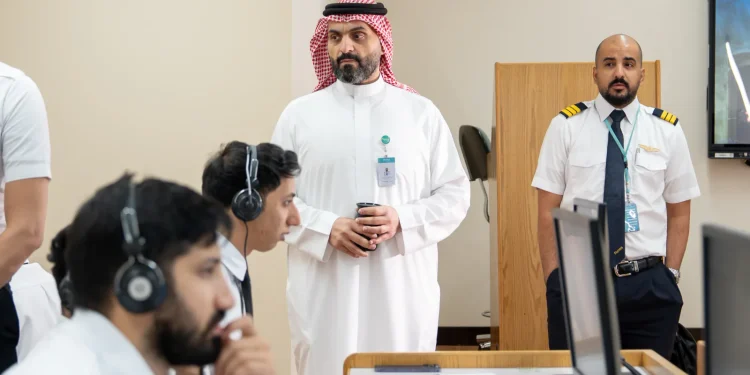 طيران ناس يبدأ اختبارات برنامج «طياري المستقبل» ضمن خطة لقبول 300 متدرب لتعزيز توطين الطيارين السعوديين بنسبة 100%