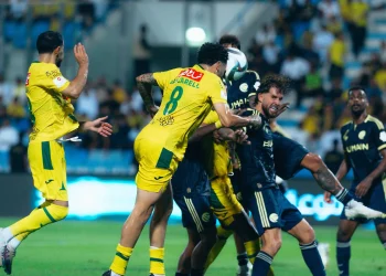الحمدان أنقذ فريقه من الخسارة.. النصر يلحق بالتعادل أمام الخليج