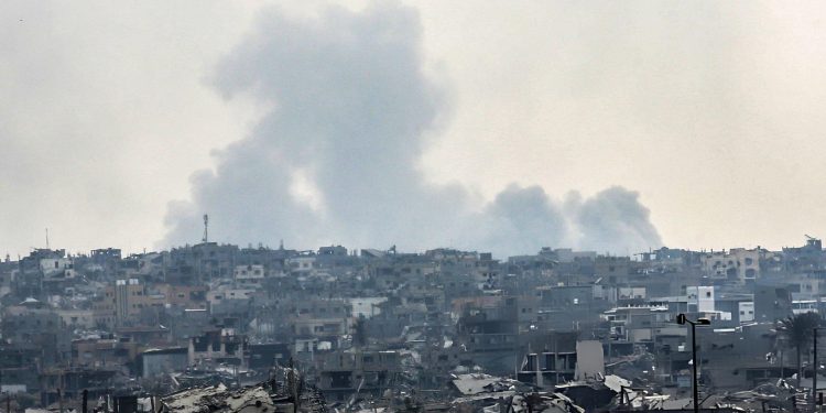 شهيدان فلسطينيان في قصف إسرائيلي استهدف مركبة بغزة