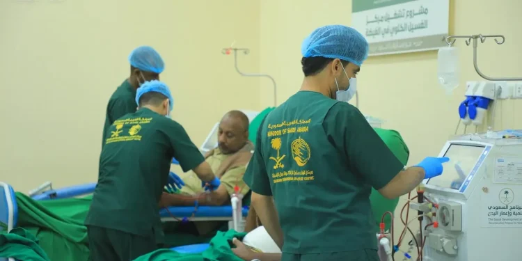 مركز الملك سلمان للإغاثة يدعم 3 دول بـ3,184 سلة و25 ألف وجبة و112 قسطرة