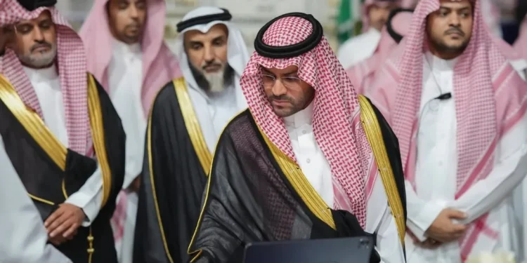 نائب أمير حائل يدشن حملة معافى لتعزيز صحة المجتمع