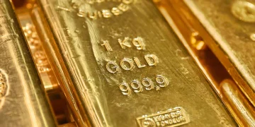 الذهب يتراجع عقب قرار الفيدرالي الأمريكي برفع الفائدة