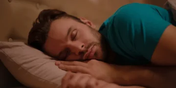 هل يكشف نومك مخاطر عشرات الأمراض؟ دراسة ترصد مفاجآت مدة النوم ومراحله
