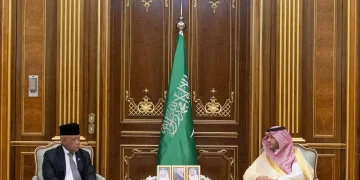 الأمير تركي بن محمد يستقبل وزير الدفاع الثاني في سلطنة بروناي