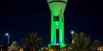 مباني ومرافق تبوك تتزين بالأخضر احتفاءً باليوم الوطني السعودي