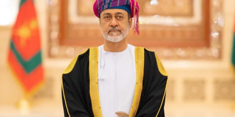 سلطان عُمان يهنئ خادم الحرمين وولي العهد باليوم الوطني السعودي