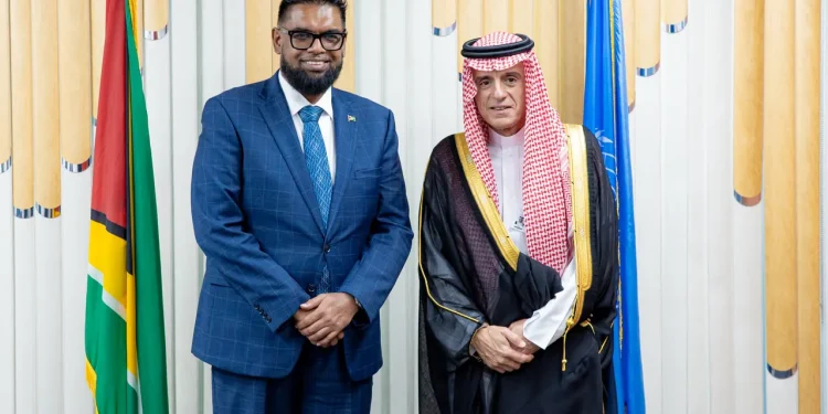 “الجبير” يلتقي رئيس غويانا في نيويورك ويبحثان تطوير التعاون وتعزيز العلاقات الثنائية بين البلدين