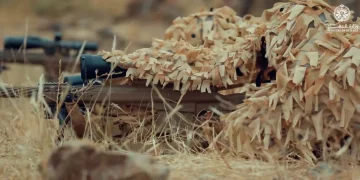 قسمٌ نصونه.. ورايةُ عزٍّ نفديها.. وزارة الدفاع تجدد عهد الولاء في اليوم الوطني