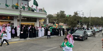 تدفّق جماهيري كبير إلى غابة رغدان بالباحة ومرور المنطقة يكثّف انتشاره لتأمين الاحتفالات