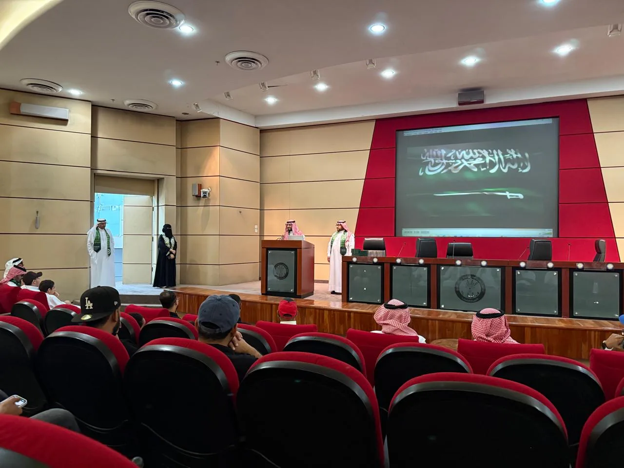 صورة من الألبوم