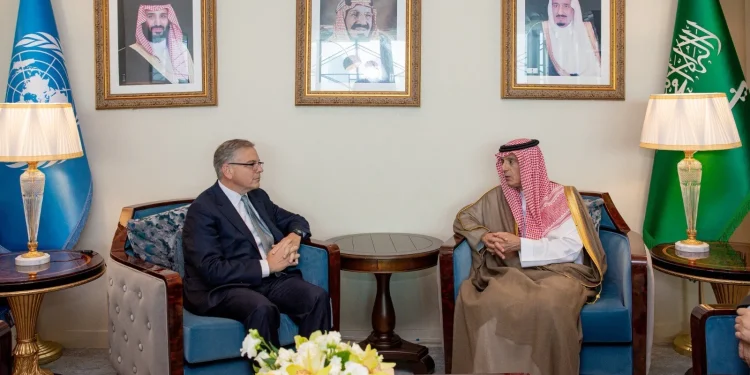 وزير الدولة للشؤون الخارجية يلتقي مساعد وزير الخارجية الأمريكي