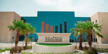 جامعة اليمامة تتصدر فئتها في توظيف الخريجين خلال عام من التخرج