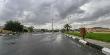 تحذير من أمطار رعدية على مكة.. مركز الأزمات يدعو سالكي الطرق للحذر حتى الجمعة