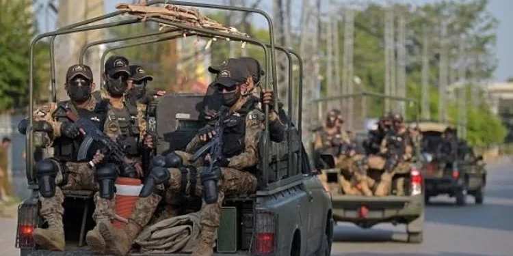 الجيش الباكستاني يعلن القضاء على أكثر من 71 إرهابيًا في بلوشستان