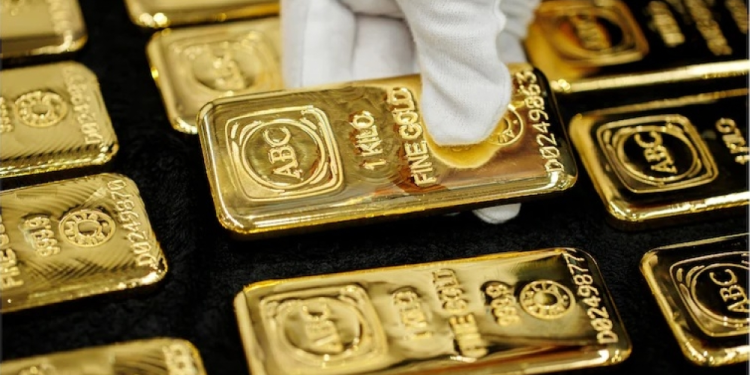 الذهب يهبط بأكثر من 2٪ لأدنى مستوى منذ أغسطس