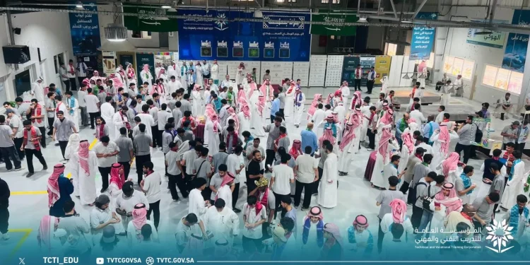 الكلية التقنية للاتصالات بجدة تحتفل باليوم الوطني تحت شعار «عزنا بطبعنا»
