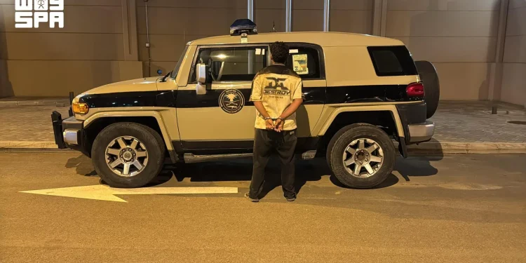 ضبط مقيم يمني نقل 6 مخالفين إثيوبيين في جازان
