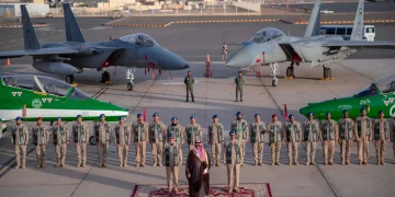 نائب أمير تبوك يشارك في احتفال قاعدة الملك فيصل الجوية باليوم الوطني