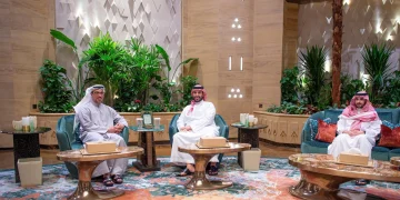 ولي العهد يلتقي الشيخ منصور بن زايد آل نهيان