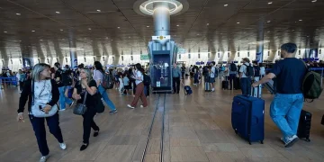 إسرائيل تلغي هجرة ناشطين يهوديين بريطاني وأمريكية بعد نشاطهما لحماية الفلسطينيين في الضفة