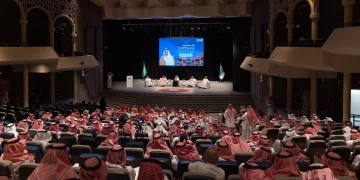 رئيس مجلس إدارة جامعة الملك سعود يبحث مع قيادات الجامعة أولويات المرحلة المقبلة