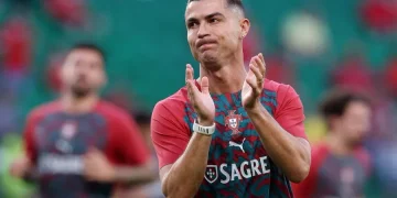 “رونالدو” يغادر معسكر البرتغال بعد إقصائه من مباراة النرويج