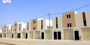 بلدية البكيرية تسلّم 14 وحدة سكنية لمستفيدي الإسكان التنموي
