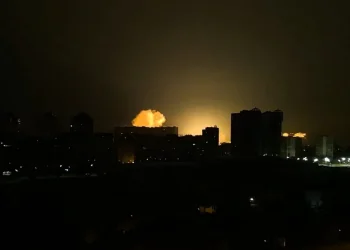 انفجار يقطع الكهرباء بكييف وروسيا تتوعد “زيلينسكي” بضربات عسكرية أشد بعد رفضه التنازلات