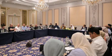 العيسى يلتقي قيادات مسلمي بلجيكا ويؤكد أهمية فتاوى علماء كل بلد