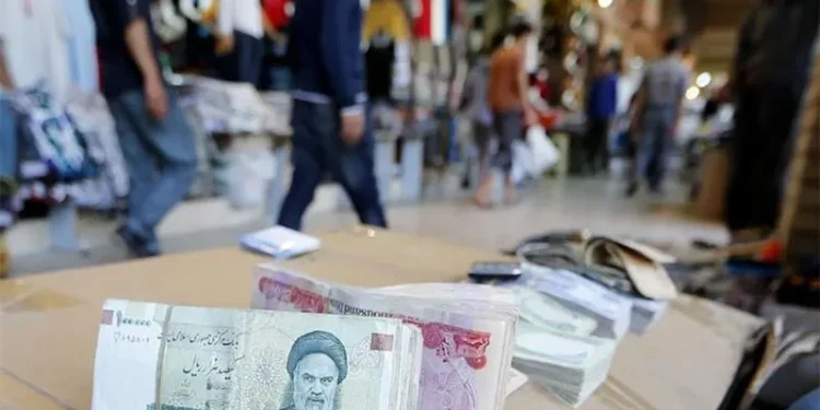 إنذارٌ من واشنطن للمؤسسات المالية الأجنبية: اقطعوا أي تعامل مصرفي مع إيران