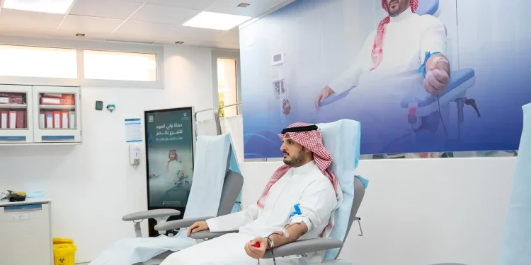 محافظ الطائف يشارك في الحملة الوطنية السنوية للتبرع بالدم