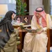 أمير الرياض يستقبل الأميرة سُرى بنت سعود وتُهديه «كتاب الرياض»