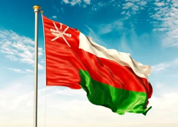 سلطنة عُمان تُدين استهداف مطاري أبها والملك خالد الدوليين
