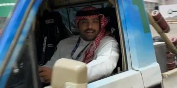 “العنزي” يُعرّف زوار معرض الصقور برياضة الراليات في مشاركة الأولى من نوعها