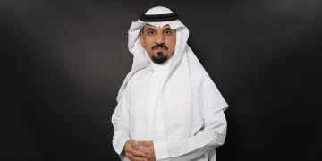 «إشار».. إعلامي أصمّ يقود الحوار بلغة الإشارة السعودية.. ويطمح إلى الوصول للعالم