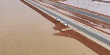 الشمري يوثق جويًا أولى سيول الموسم شرق طريف
