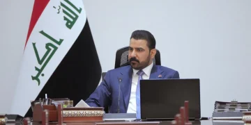 العراق يستنكر الاعتداء على مطار الملك خالد الدولي ويدعو إلى وقف شامل للأعمال العسكرية